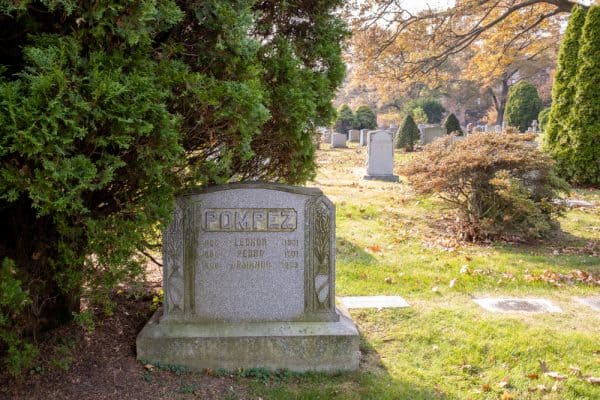 Grave of Alex Pompez in Woodlawn Cemetery