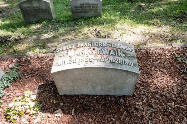 Mark Twain's grave in Elmira NY