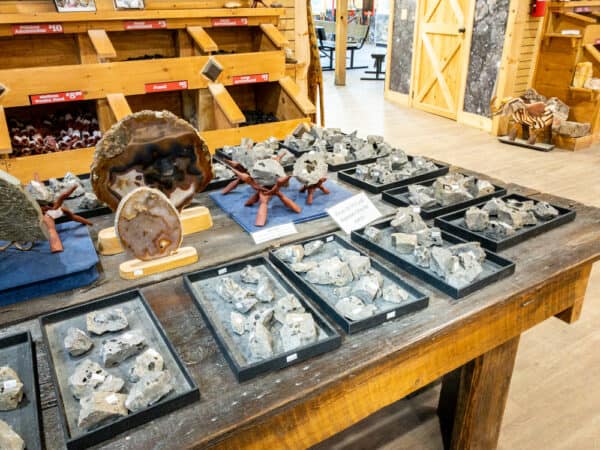 Geschenkeladen in den Herkimer Diamond Mines in den südlichen Adirondacks