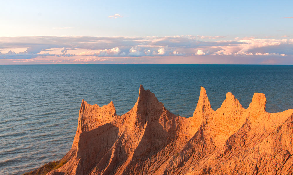 The Complete Guide to Exploring Chimney Bluffs State Park in New York