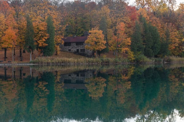 Fall in Green Lakes State Park