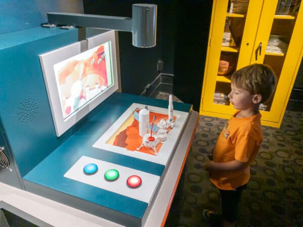 Child at the Buffalo Museum of Science in Buffalo New York