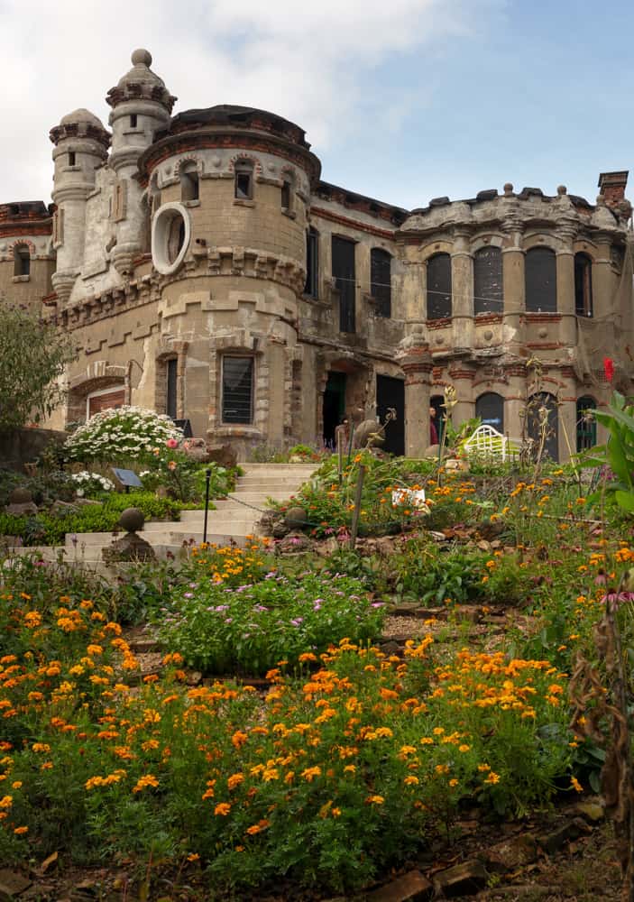 exploring-the-abandoned-bannerman-castle-on-an-island-in-the-hudson-river-uncovering-new-york