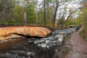 Hiking to the Spouters and Mineral Springs on the Geyser Trail in Saratoga Spa State Park