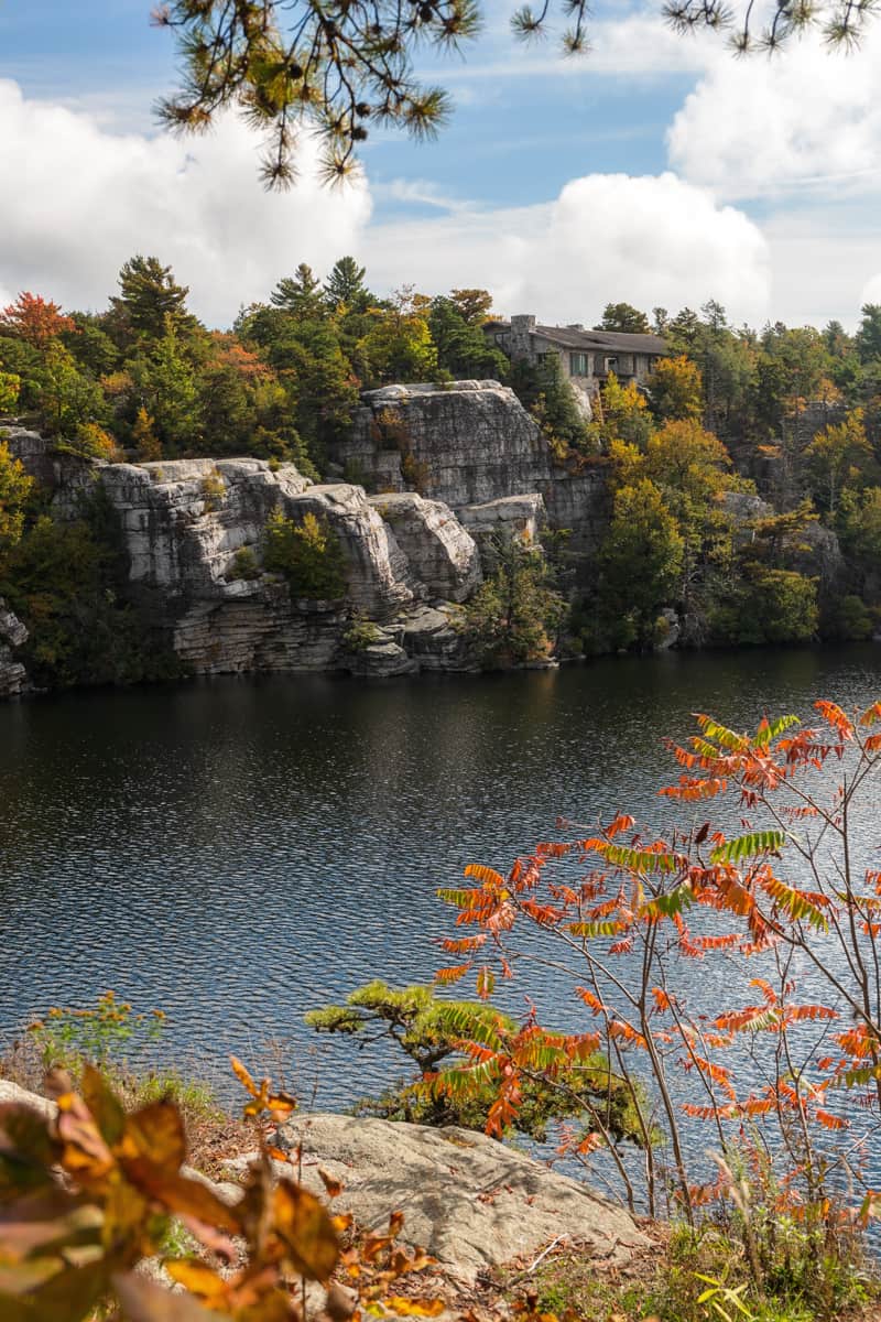 Hiking the Lake Minnewaska Trail at Minnewaska State Park Preserve ...