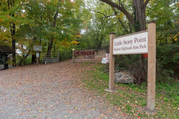 Trailhead for the hike at Little Stony Point in Putnam County NY